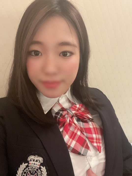 【無修正】昼間コンビニで働く素人女子を、撮影会に連れ込み！ヌードまでという話が巧みな話術にかかり、フェラ抜き＋生ハメ中出しの豪華二本立てになりました